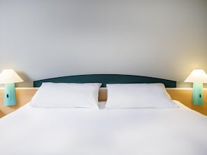 Caja de seguridad en la habitación, escritorio y cunas gratuitas