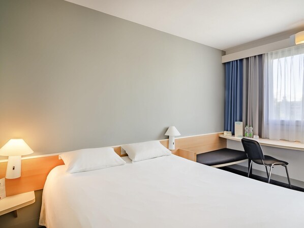 Standard Double Room, 1 Double Bed | In-room safe, desk, free cribs/infant beds, free WiFi - ibis Czestochowa (Czestochowa)
