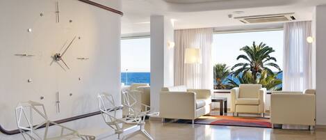 Àrea amb seients del vestíbul