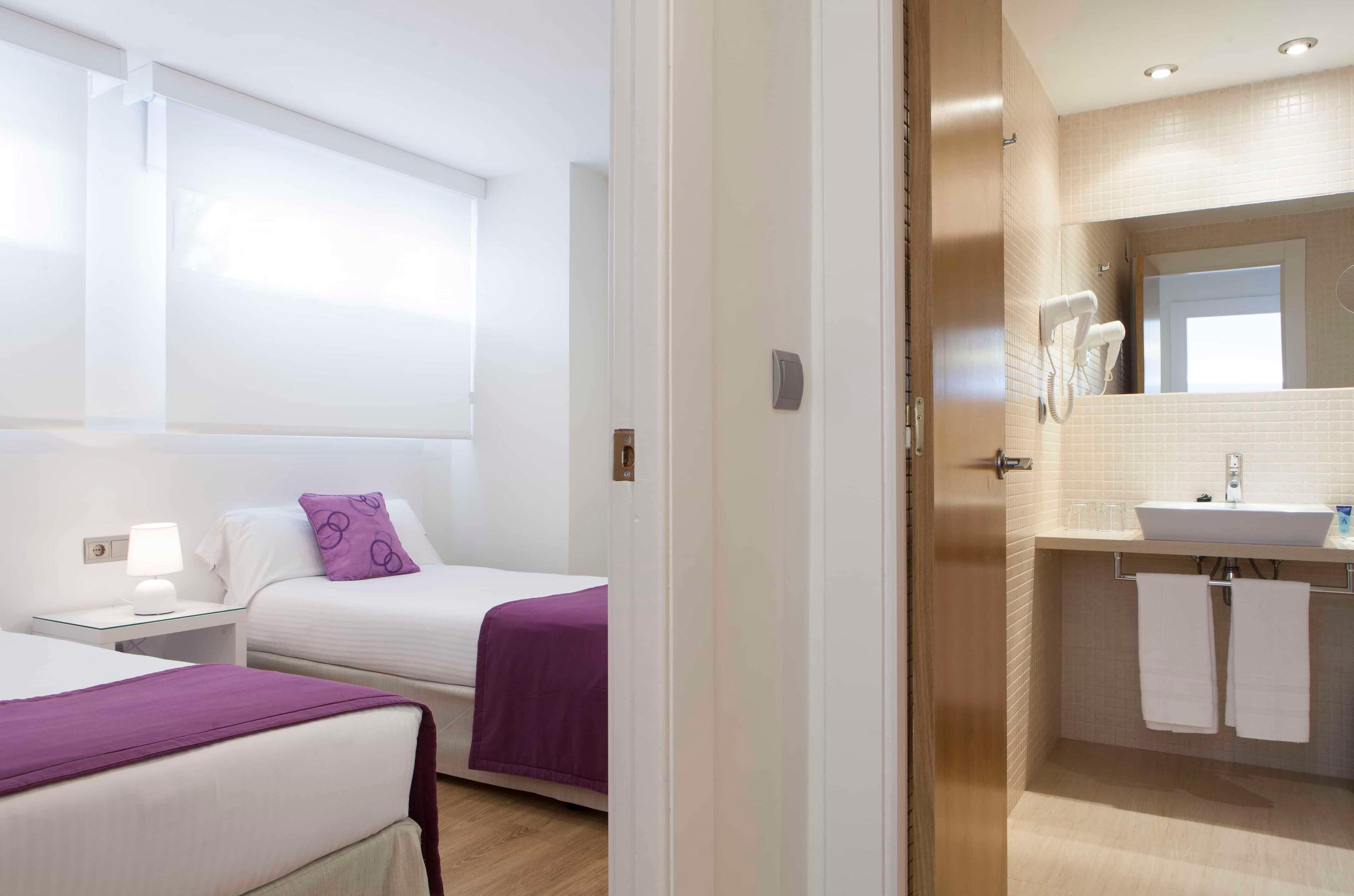 In-room safe, desk, iron/ironing board, free WiFi