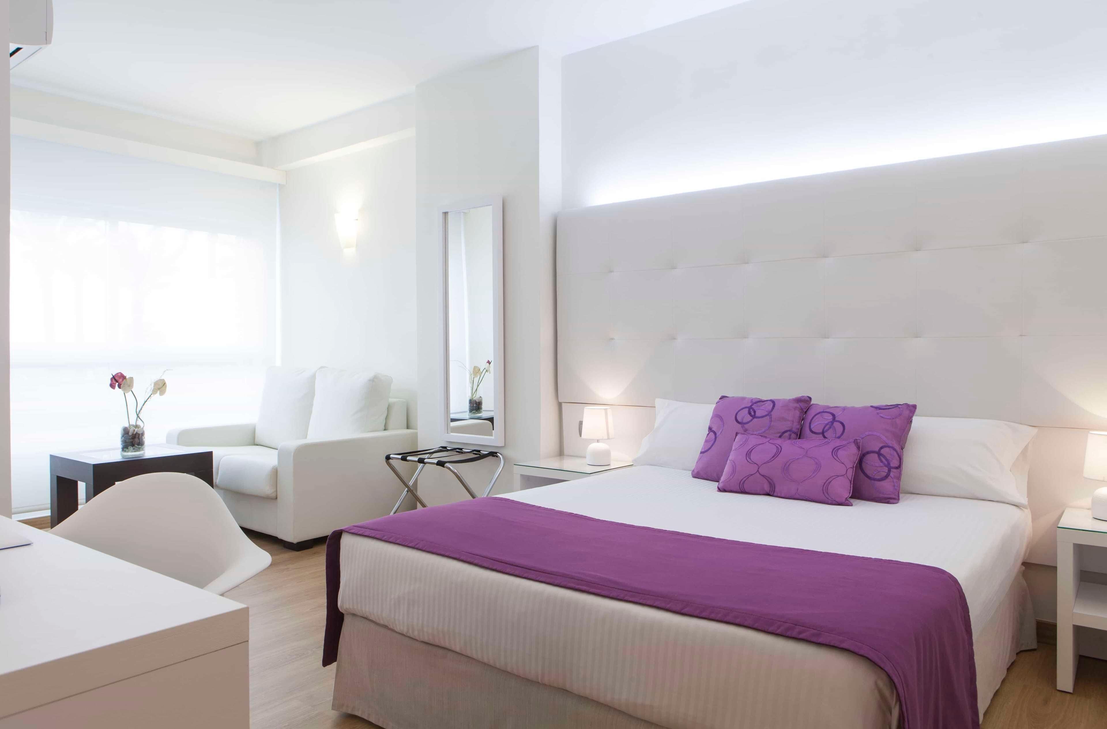 In-room safe, desk, iron/ironing board, free WiFi