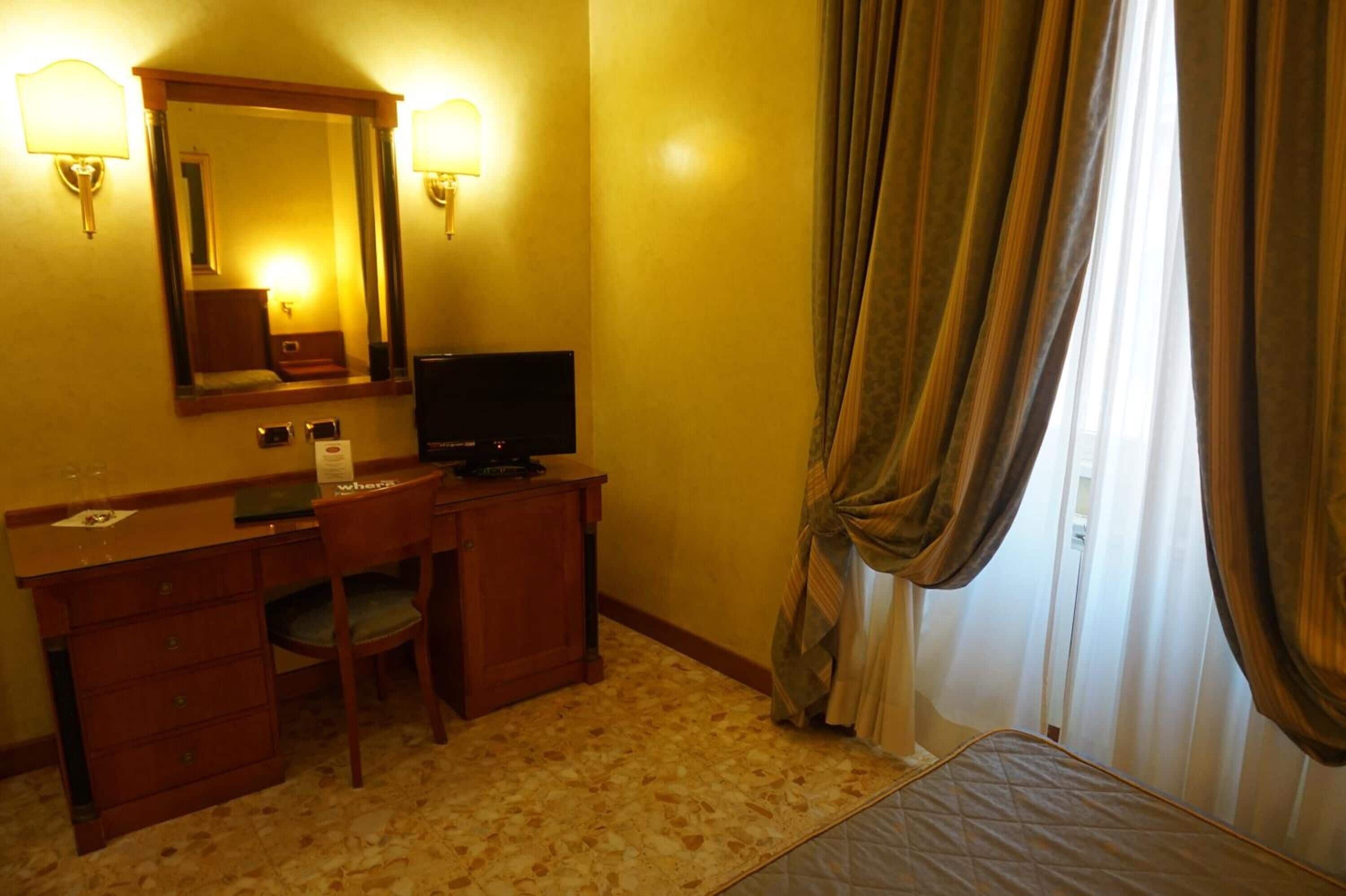 1 bedroom, in-room safe, desk, blackout curtains