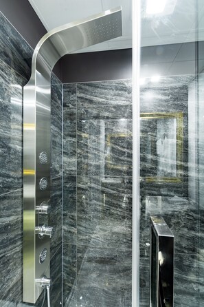 Superior Room, 2 Queen Beds | Bathroom | Shower, free toiletries, hair dryer, towels