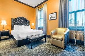 Business Room, 1 Queen Bed | Premium bedding, memory foam beds, in-room safe, blackout drapes