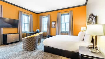 Executive Room, 1 King Bed | Premium bedding, memory-foam beds, in-room safe, blackout curtains