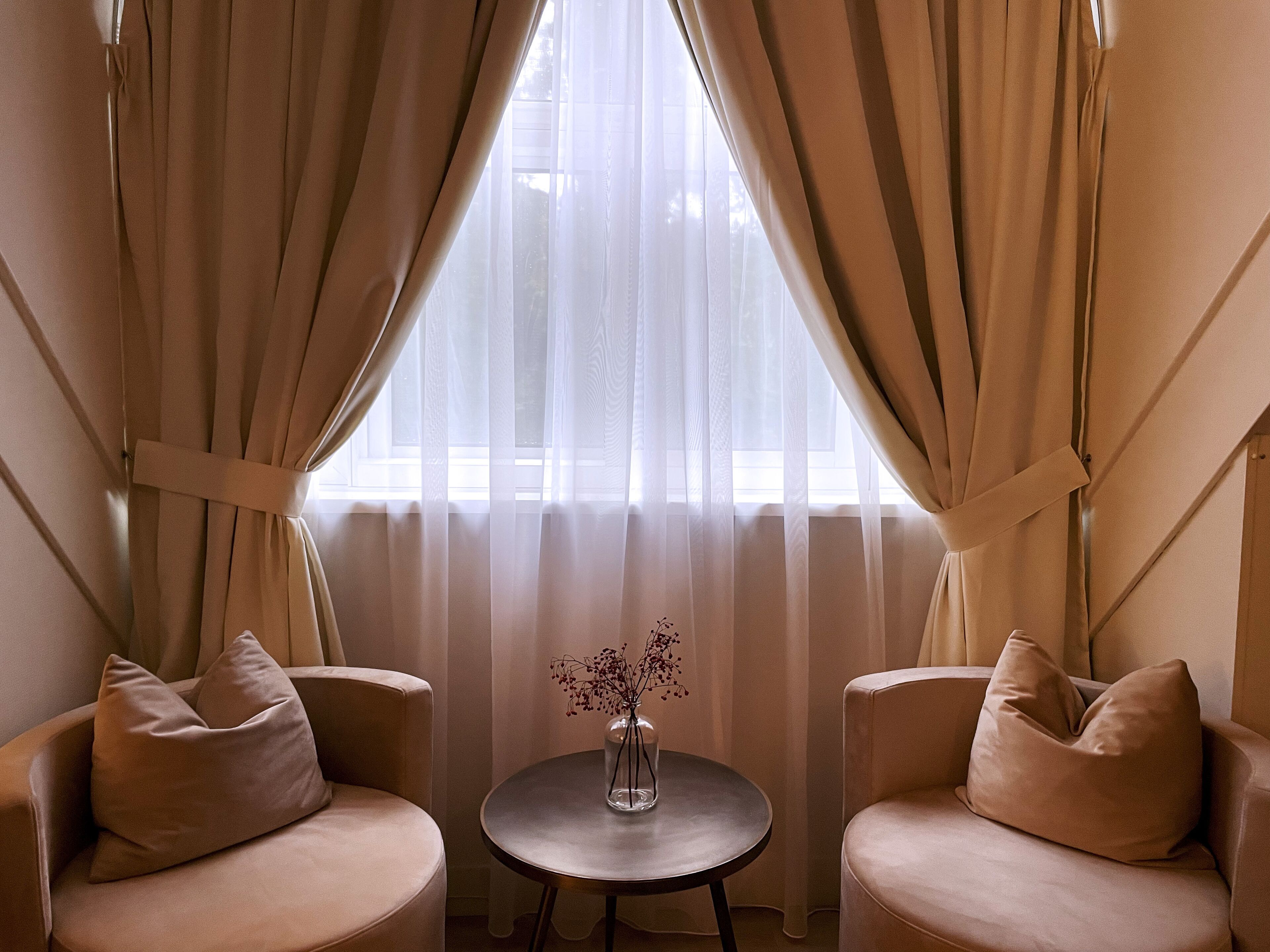 suite | 1 bedroom, down duvets, in-room safe, desk