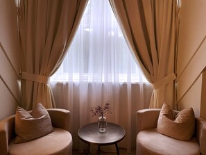 Suite | Down duvets, in-room safe, desk, laptop workspace - Fletcher Hotel-restaurant Oud London (Zeist)