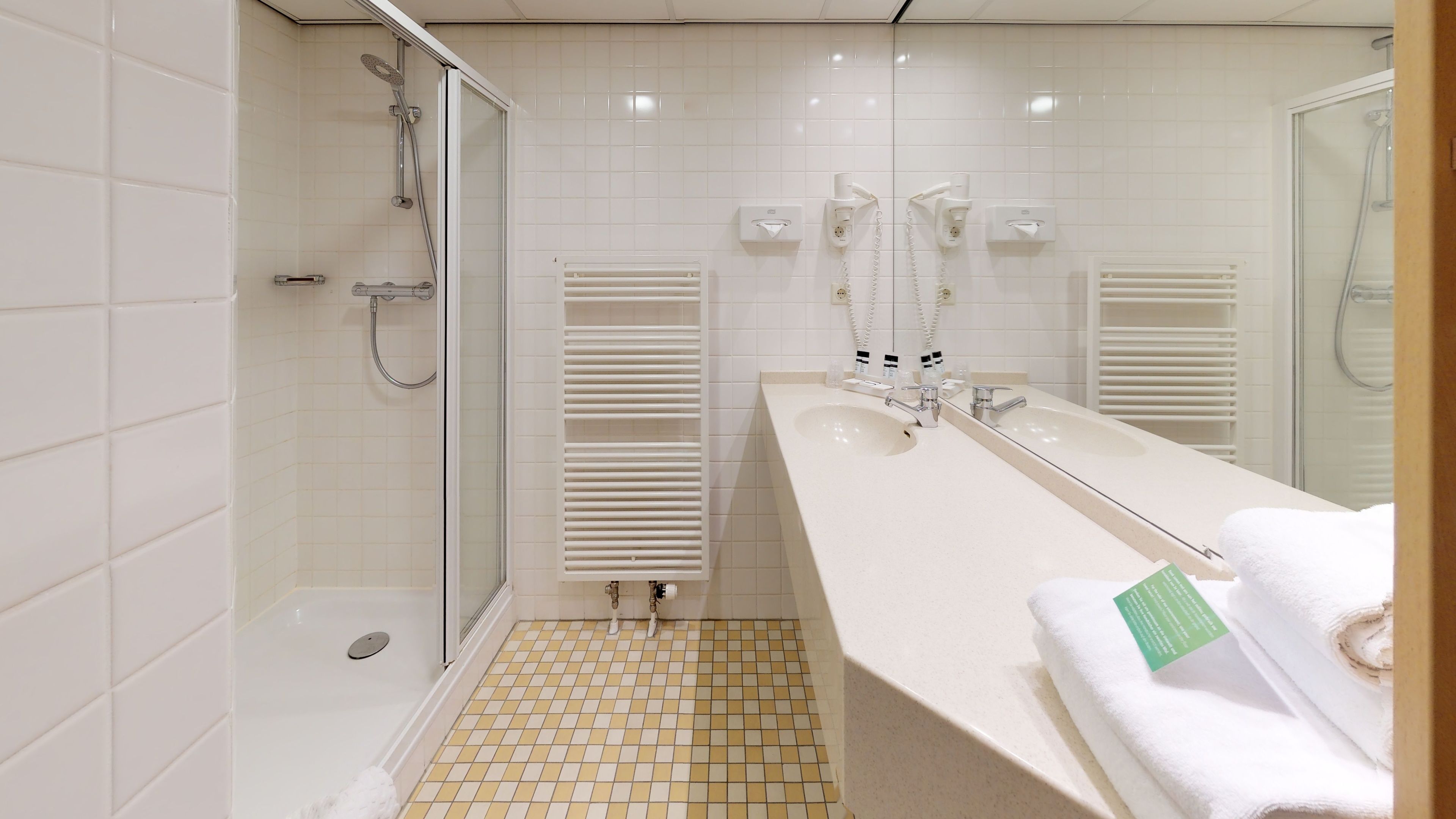 comfort double room | bathroom | free toiletries, hair dryer, towels, soap