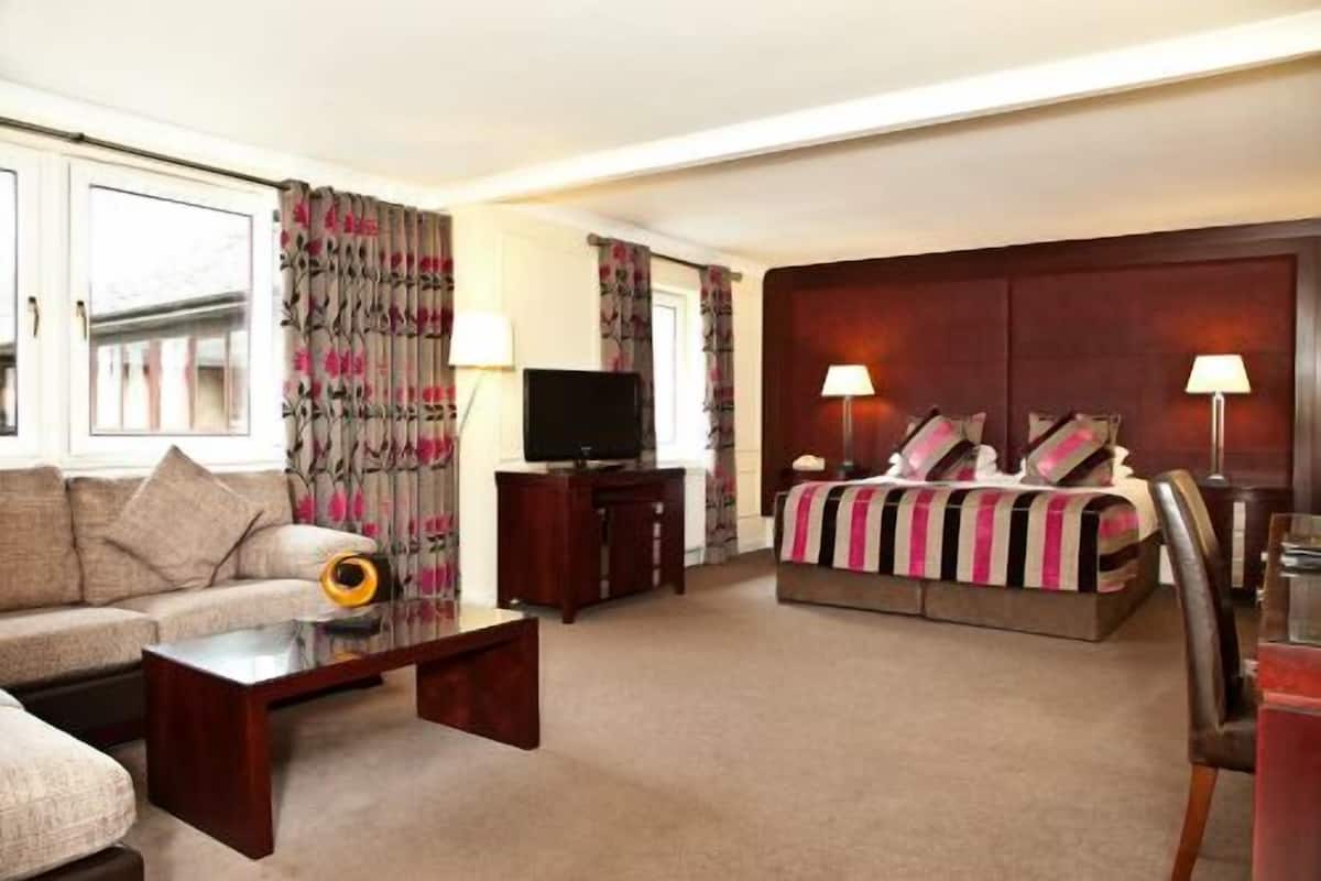 Desk, soundproofing, iron/ironing board, free cribs/infant beds