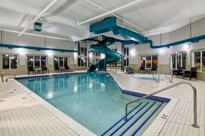 Indoor pool, sun loungers