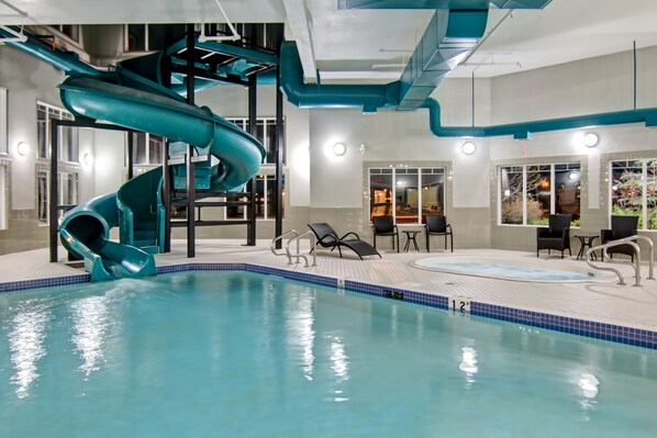 Indoor pool, pool loungers