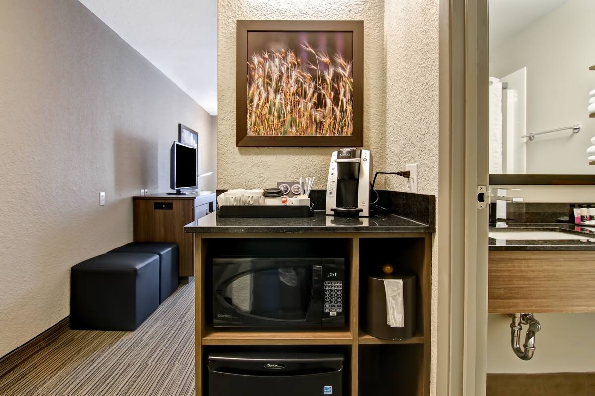 1 bedroom, desk, iron/ironing board, free wifi