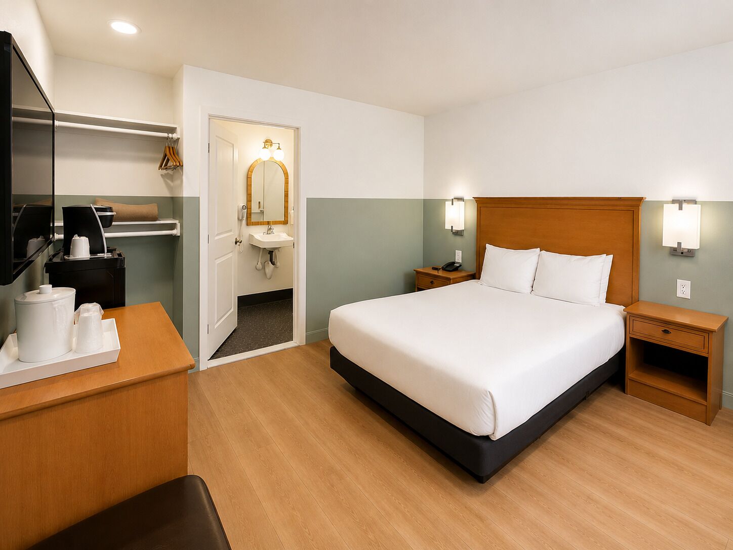 Desk, iron/ironing board, free WiFi, bed sheets