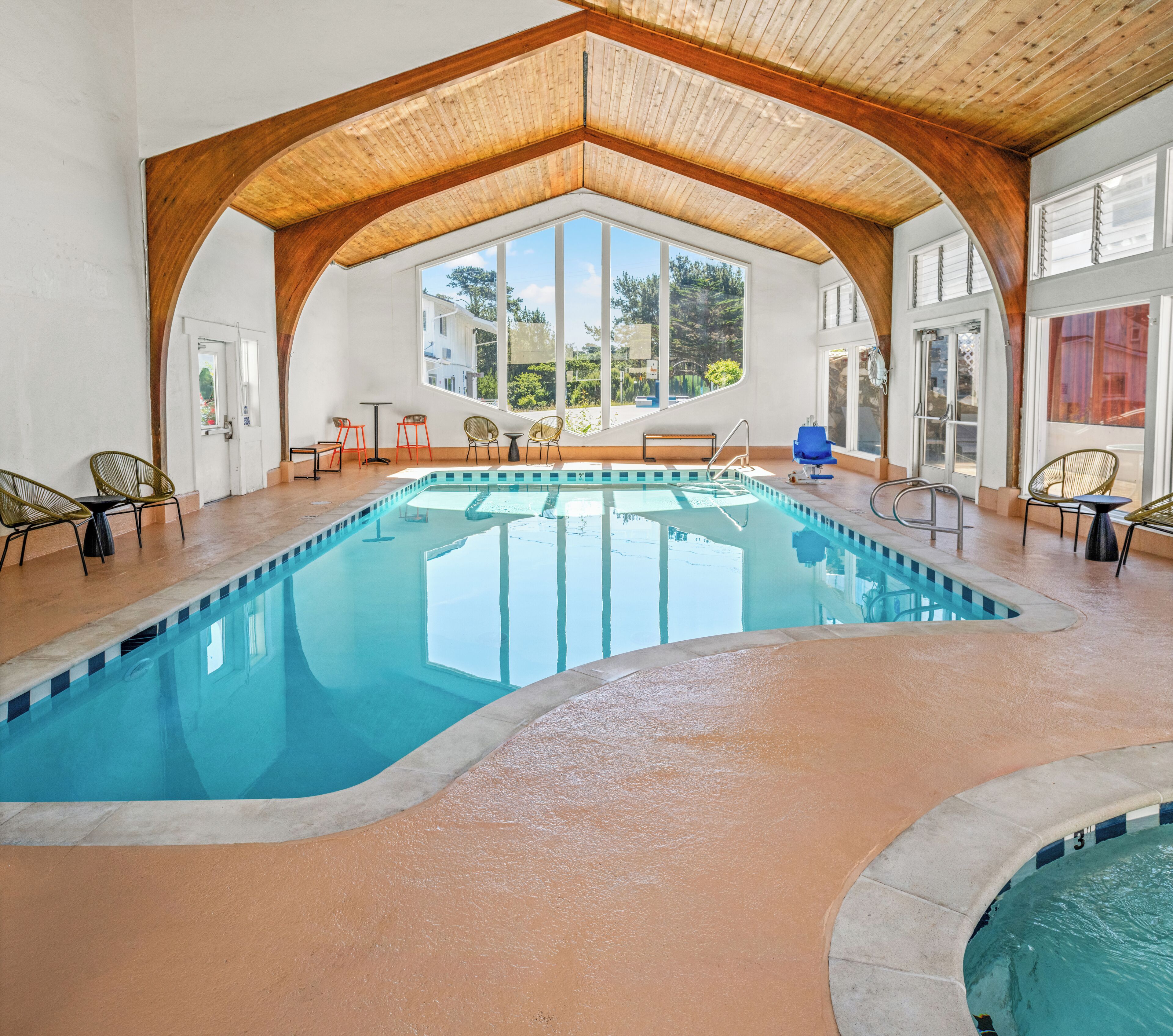 Indoor spa tub