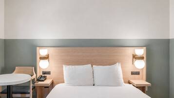 Room, 1 Queen Bed, Accessible | Desk, iron/ironing board, WiFi (free), bed sheets