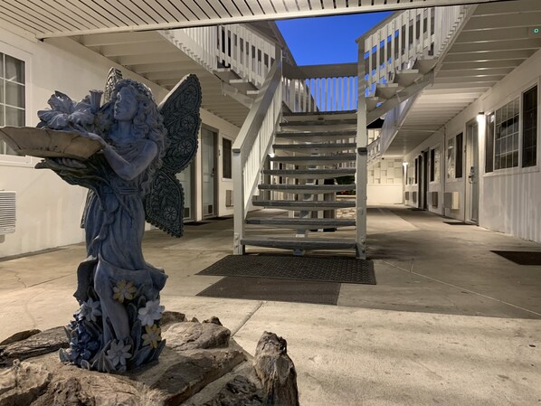 Exterior detail - Stargazer Inn and Suites (Monterey)