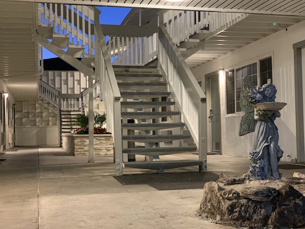 Exterior detail - Stargazer Inn and Suites (Monterey)