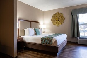 Studio Suite | Premium bedding, individually decorated, individually furnished, desk