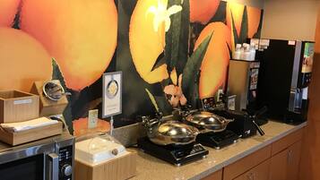 Free daily continental breakfast
