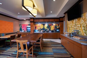 Free daily continental breakfast