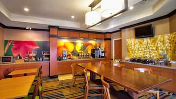 Free daily continental breakfast