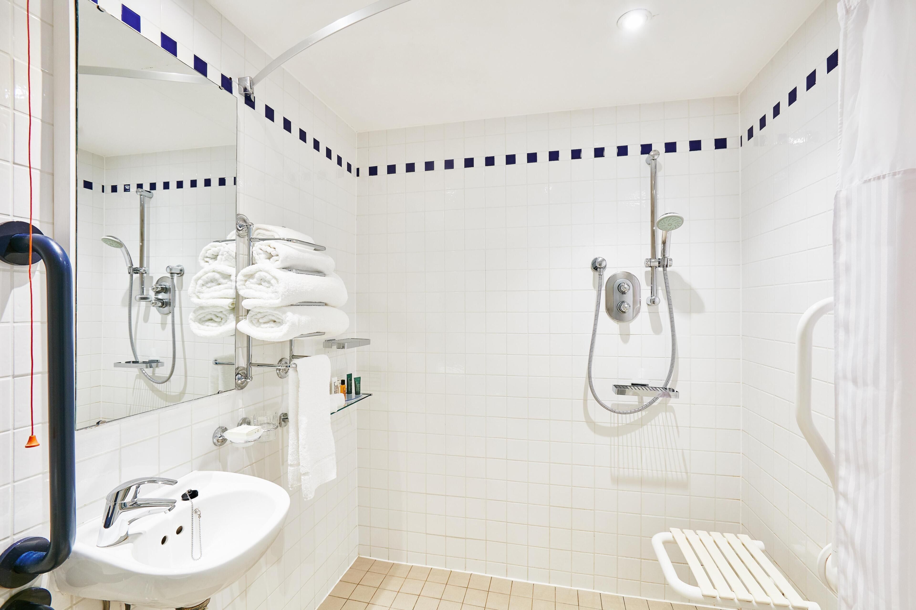 Photo - Hilton Garden Inn Bristol City Centre