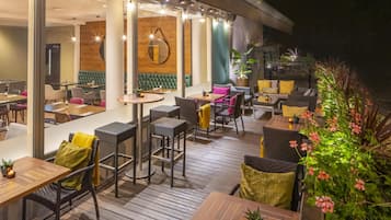 Frokost, lunsj og middag serveres, internasjonale retter