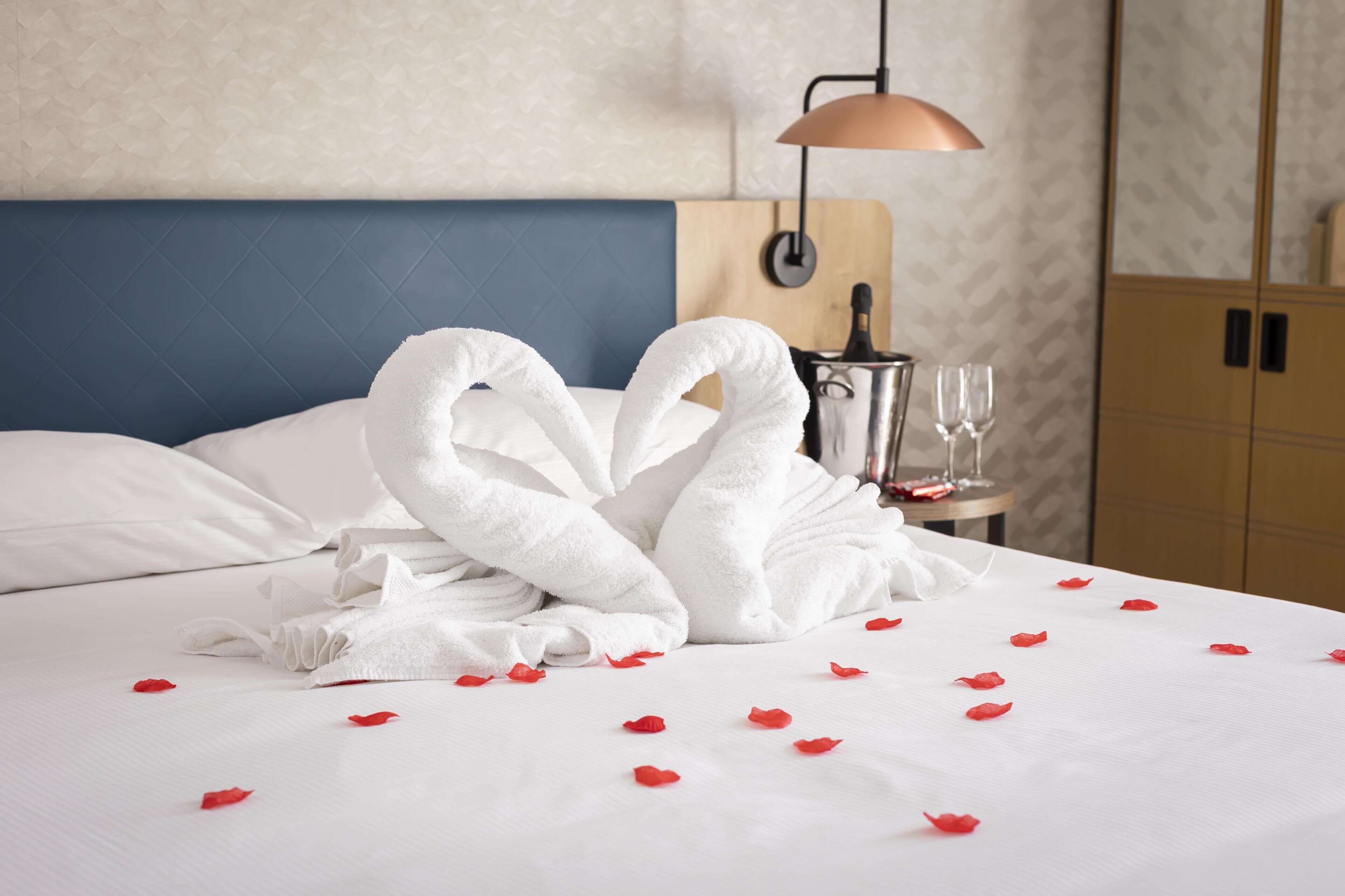 Habitació Deluxe, 1 llit de matrimoni gran | Roba de llit hipoal·lergògena, caixa forta a l'habitació i escriptori 