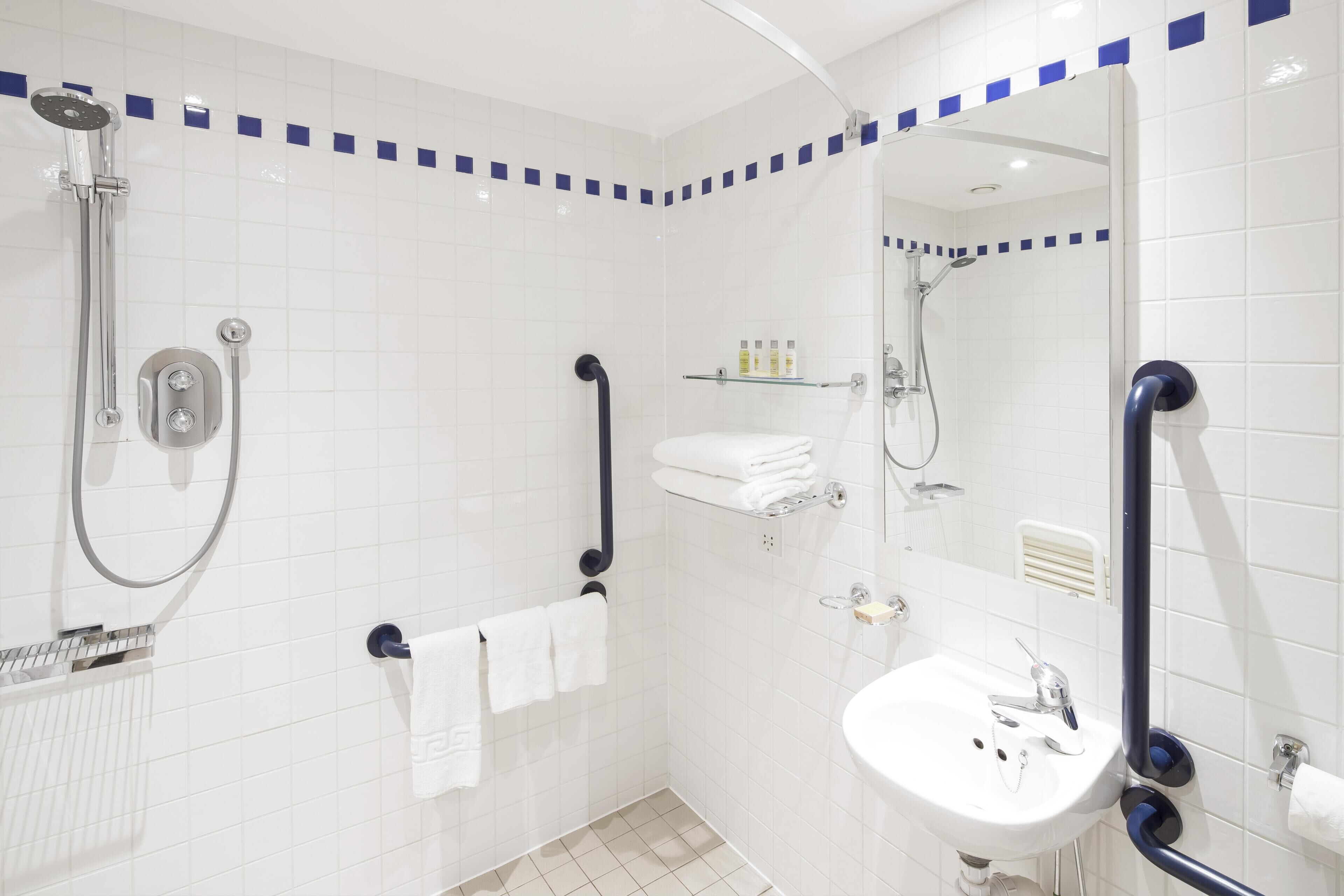 Photo - Hilton Garden Inn Bristol City Centre