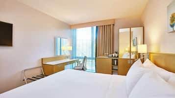 Hochwertige Bettwaren, Pillowtop-Betten, Zimmersafe, Schreibtisch