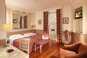 Chambre Standard Double ou avec lits jumeaux | Literie hypoallergénique, minibar, coffres-forts dans les chambres