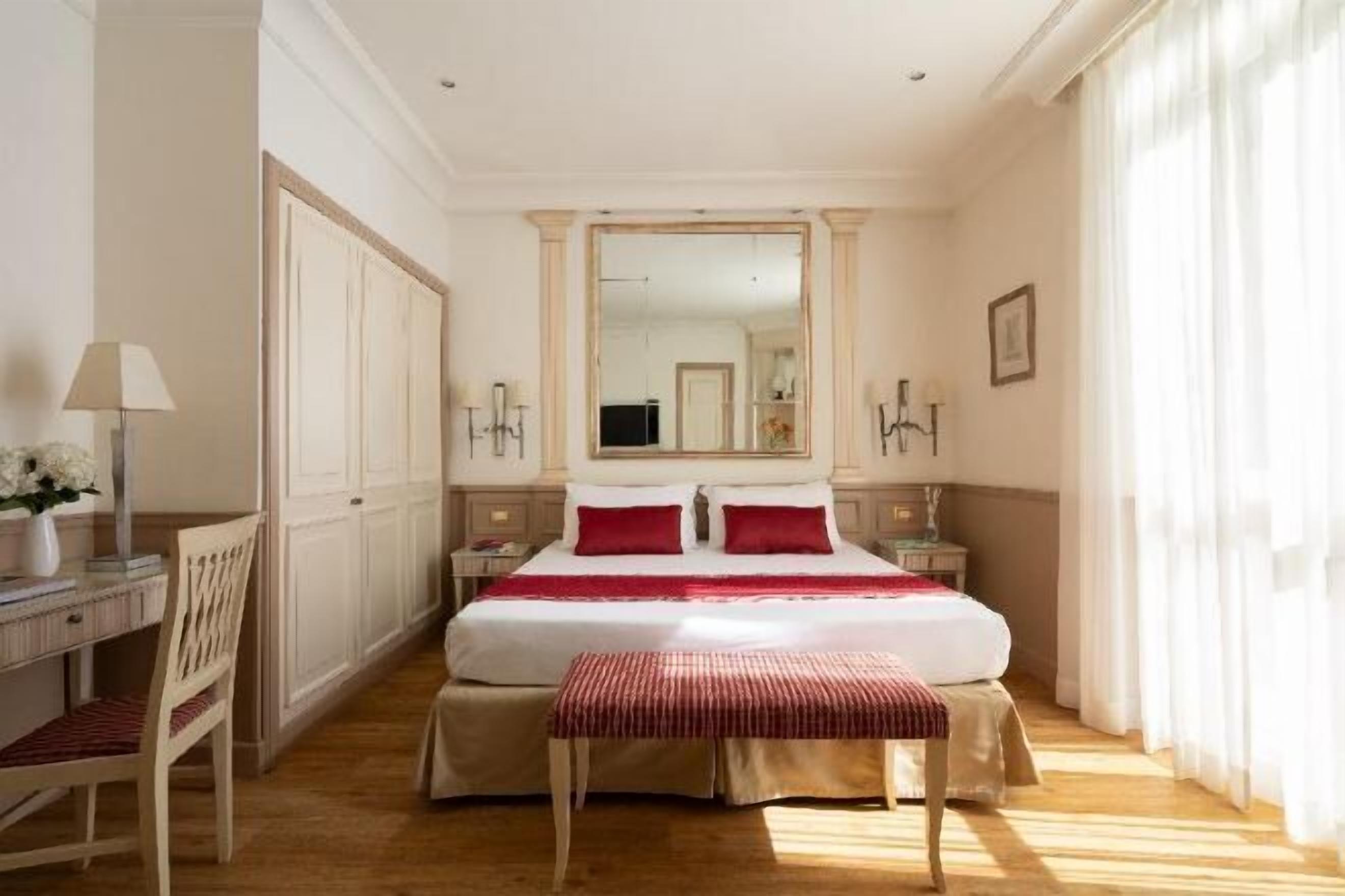 Ropa de cama hipoalergénica y minibar 