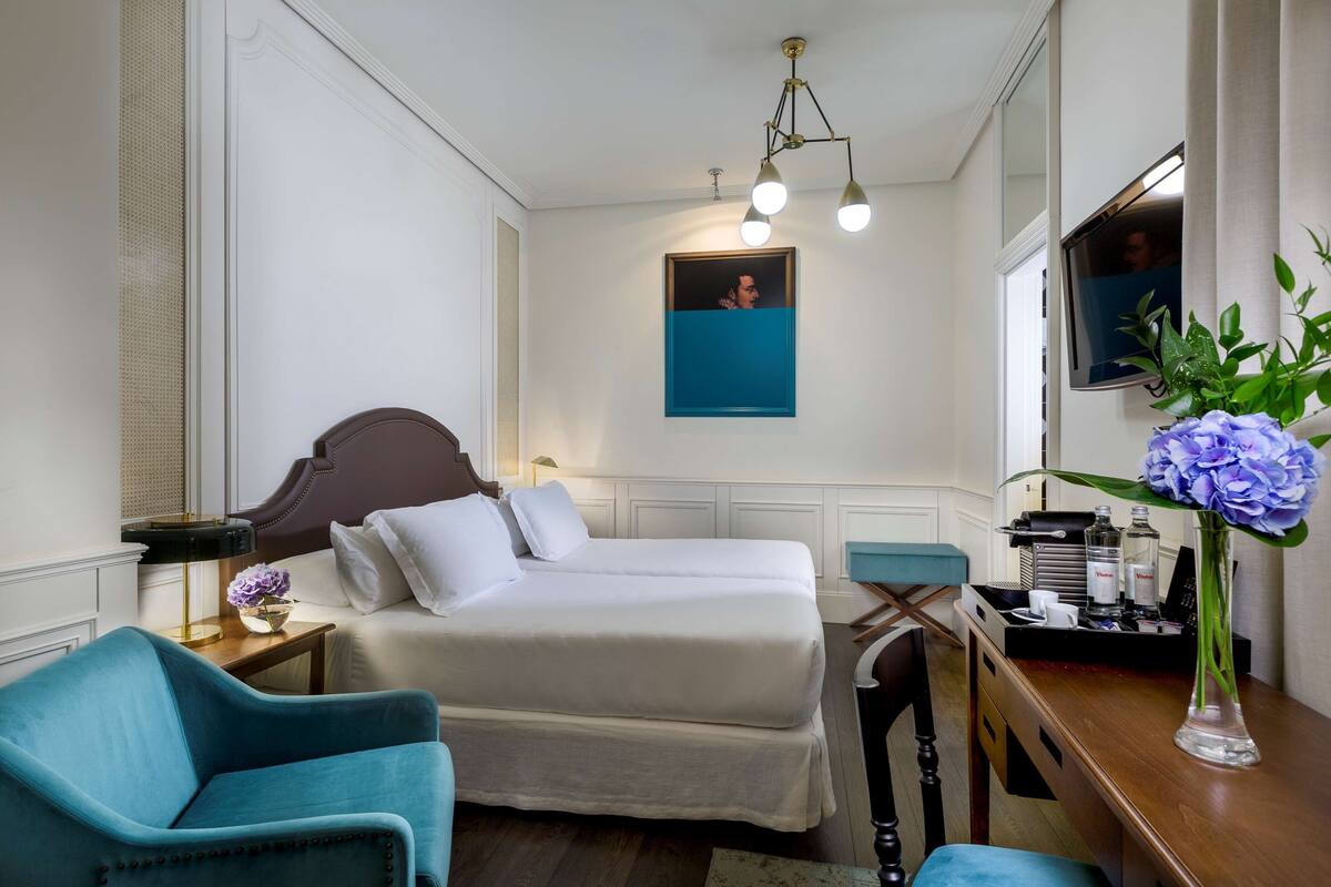 Kamar Double atau Twin Klasik | 1 kamar tidur, selimut bulu angsa, minibar, dan brankas