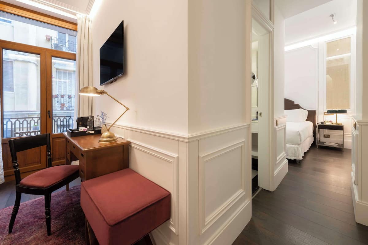 Grand Deluxe Reina | 1 Schlafzimmer, Daunenbettdecken, Minibar, Zimmersafe