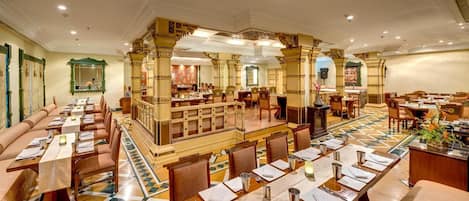 Breakfast, lunch and dinner served