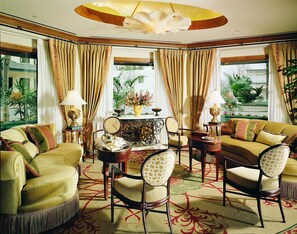 Sala de estar en el lobby