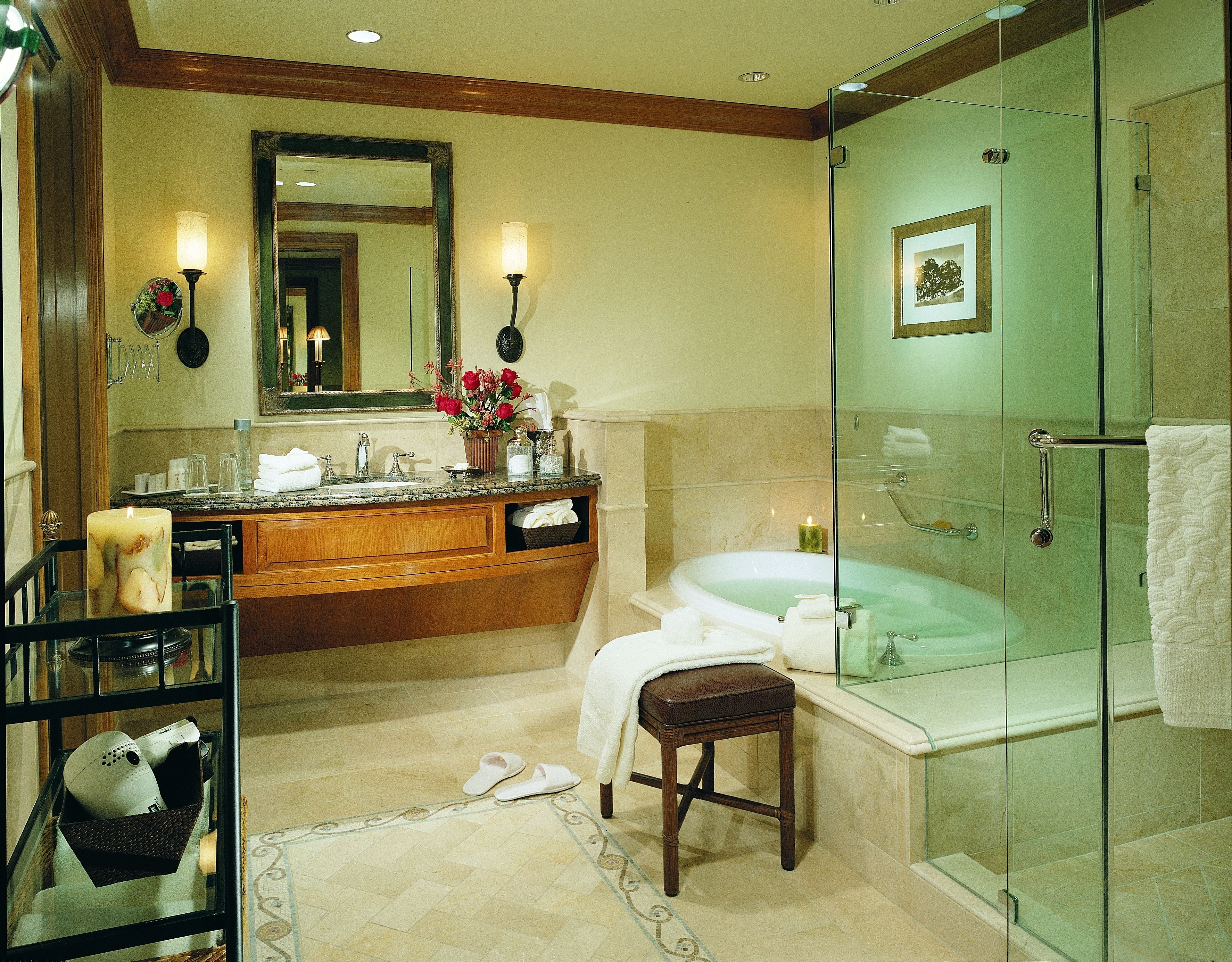 separate bathtub and shower, jetted bath, designer toiletries
