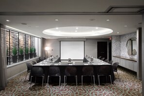 Meeting facility - OPUS Hotel Vancouver (Vancouver)