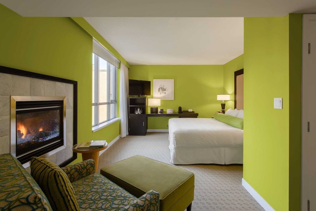 Egyptian cotton sheets, premium bedding, down comforters, pillowtop beds