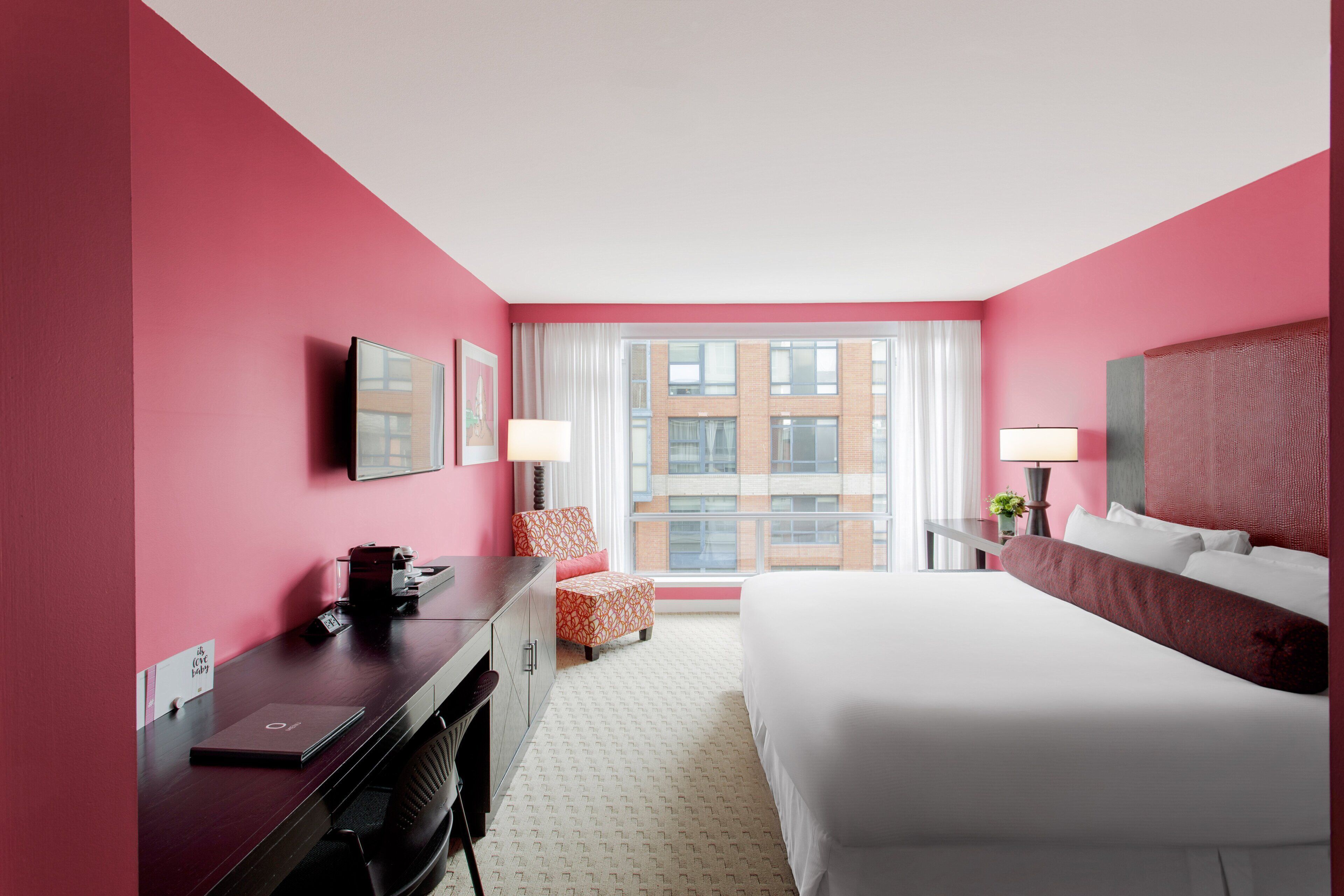 Egyptian cotton sheets, premium bedding, down comforters, pillowtop beds