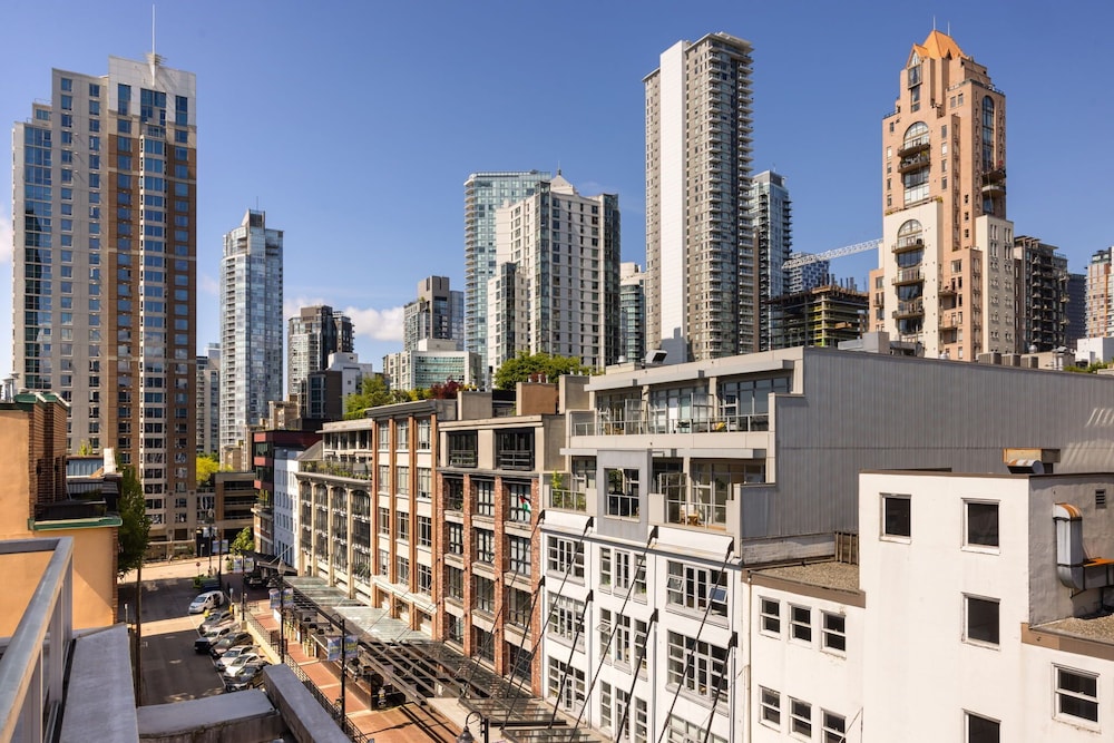 OPUS Vancouver by null