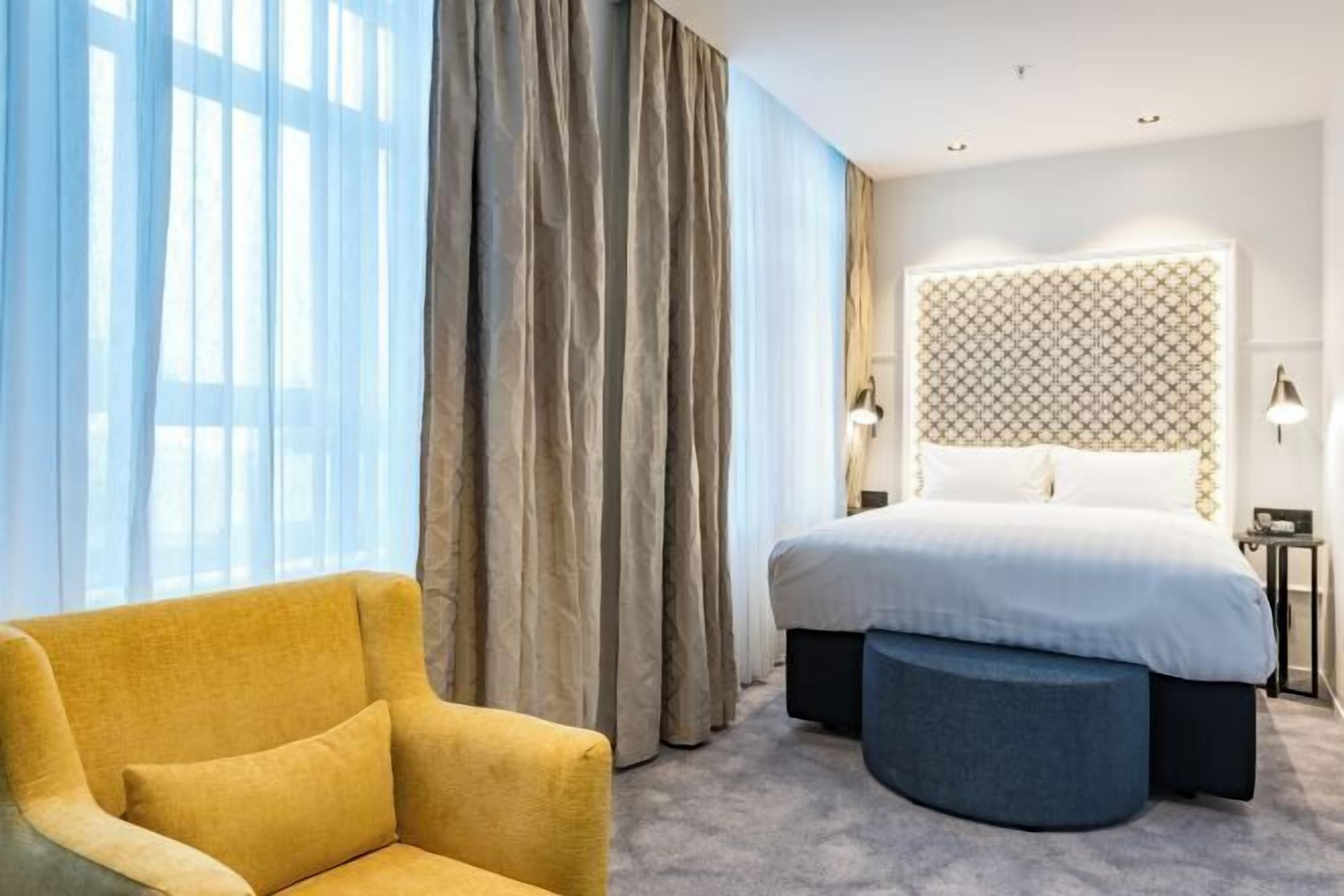 Hochwertige Bettwaren, Minibar, Zimmersafe, Bügeleisen/Bügelbrett