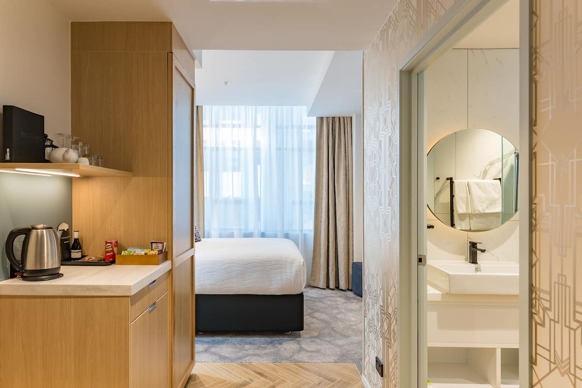 Premium bedding, minibar, in-room safe, iron/ironing board