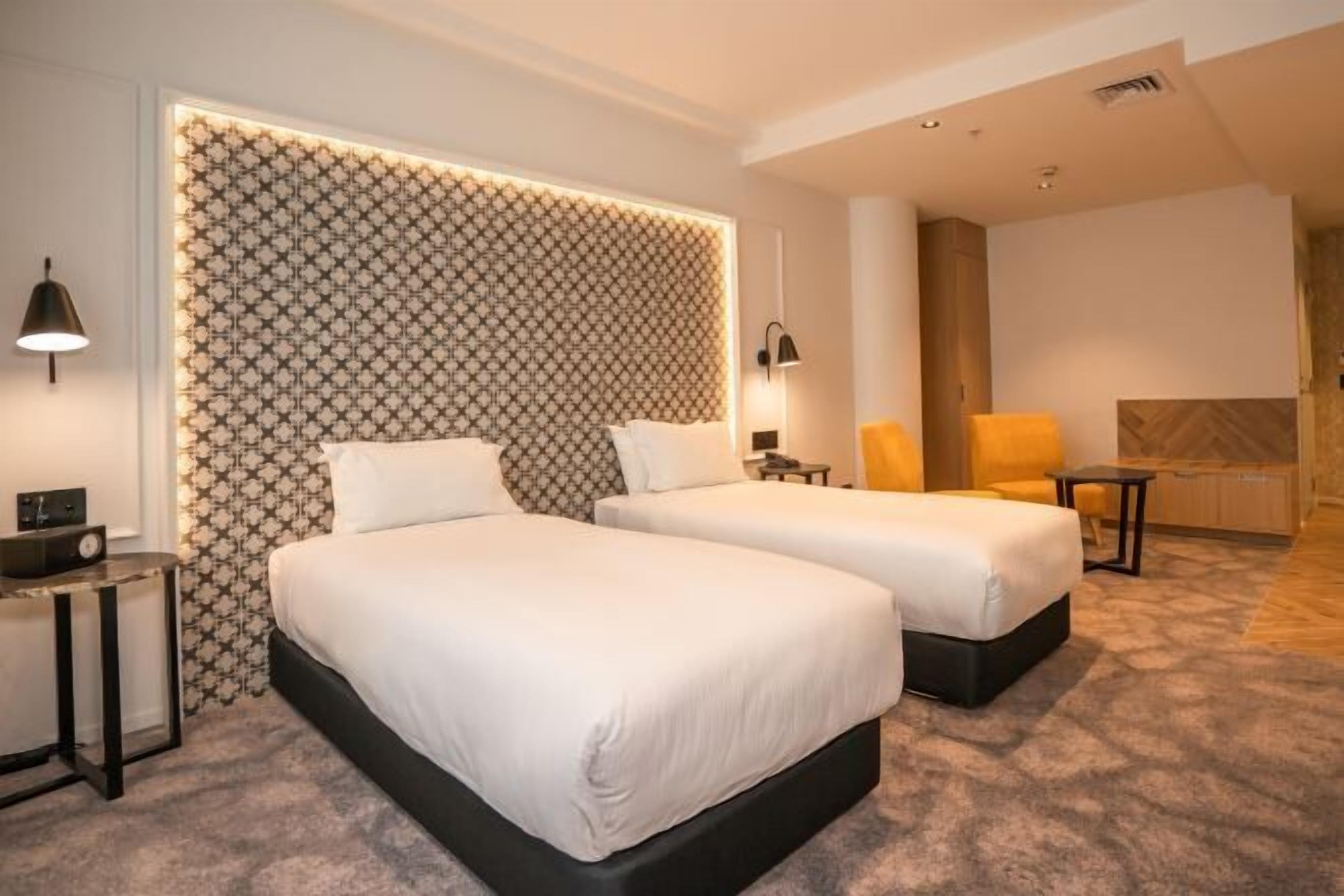 Hochwertige Bettwaren, Minibar, Zimmersafe, Bügeleisen/Bügelbrett