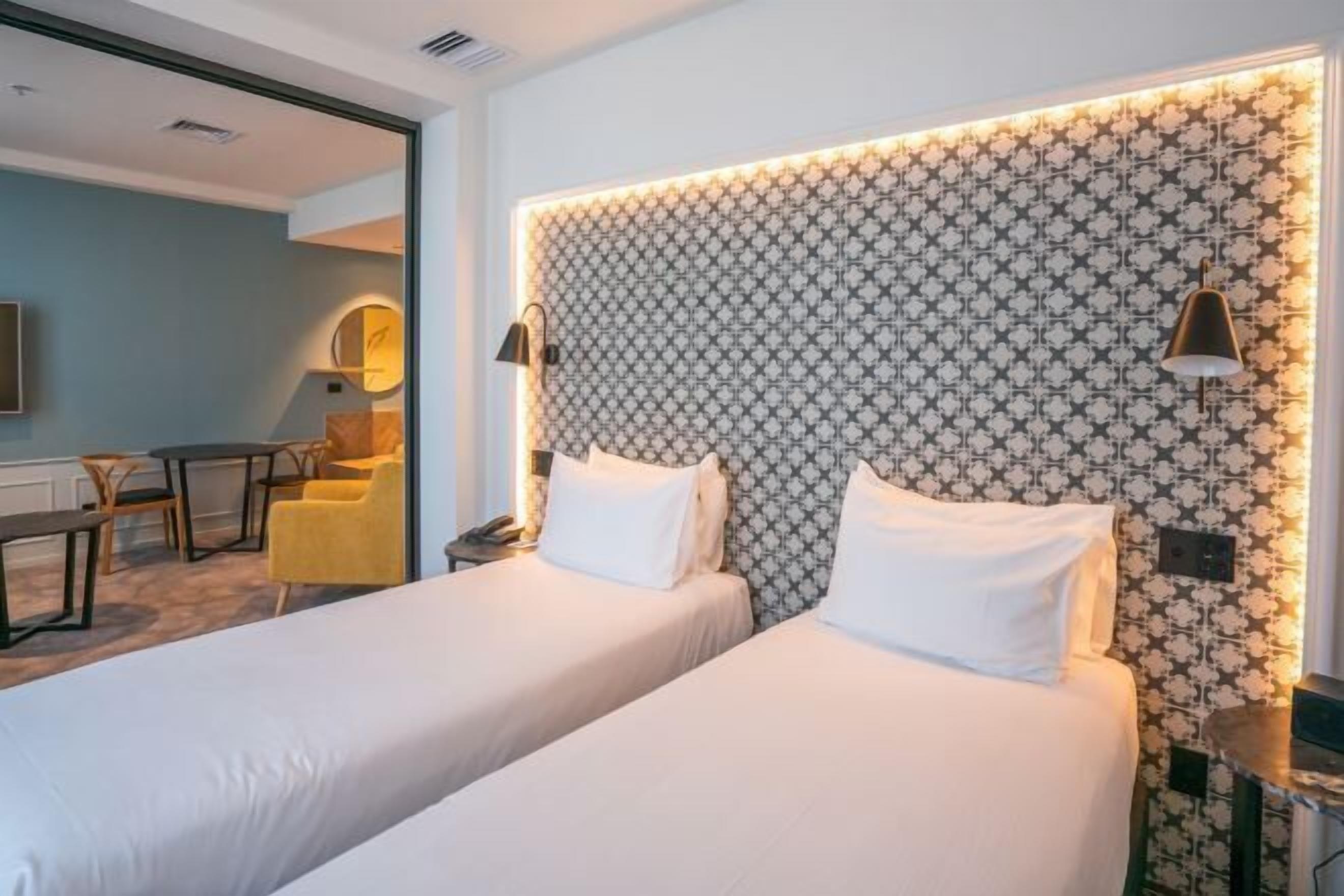 Hochwertige Bettwaren, Minibar, Zimmersafe, Bügeleisen/Bügelbrett