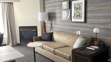 Studio, 1 King Bed with Sofa bed, City View (Fireplace)