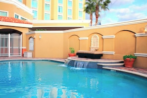 Piscine extérieure
