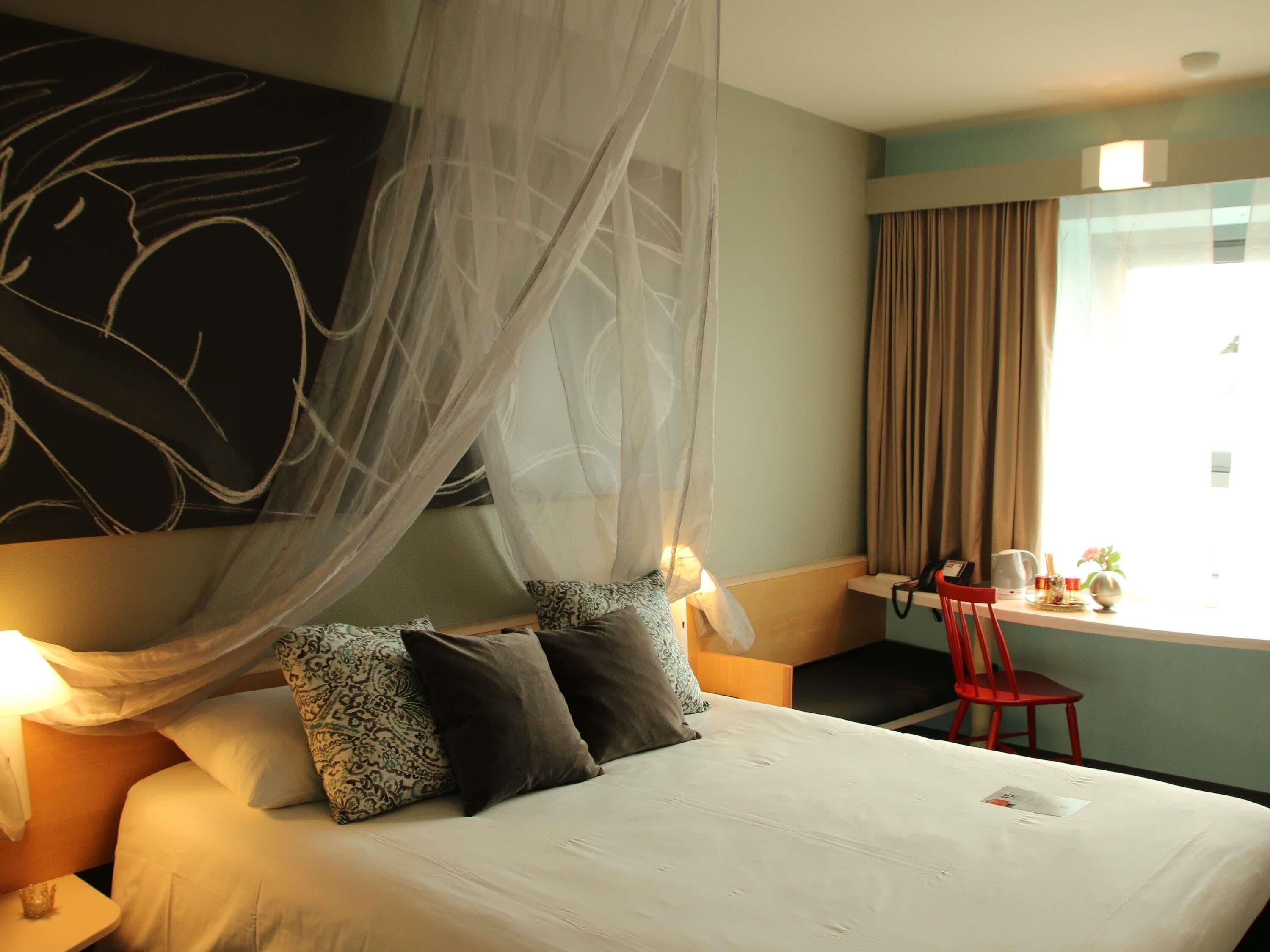 Standard Double Room, 1 Double Bed | In-room safe, desk, blackout drapes, soundproofing