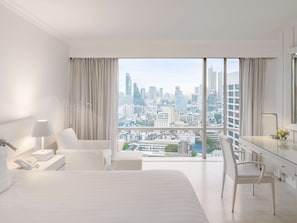 Premium bedding, in-room safe, desk, soundproofing