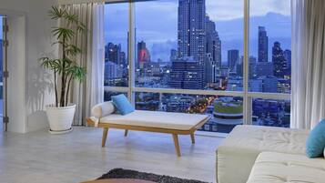 Suite, 1 Double Bed (G) | Premium bedding, in-room safe, desk, soundproofing